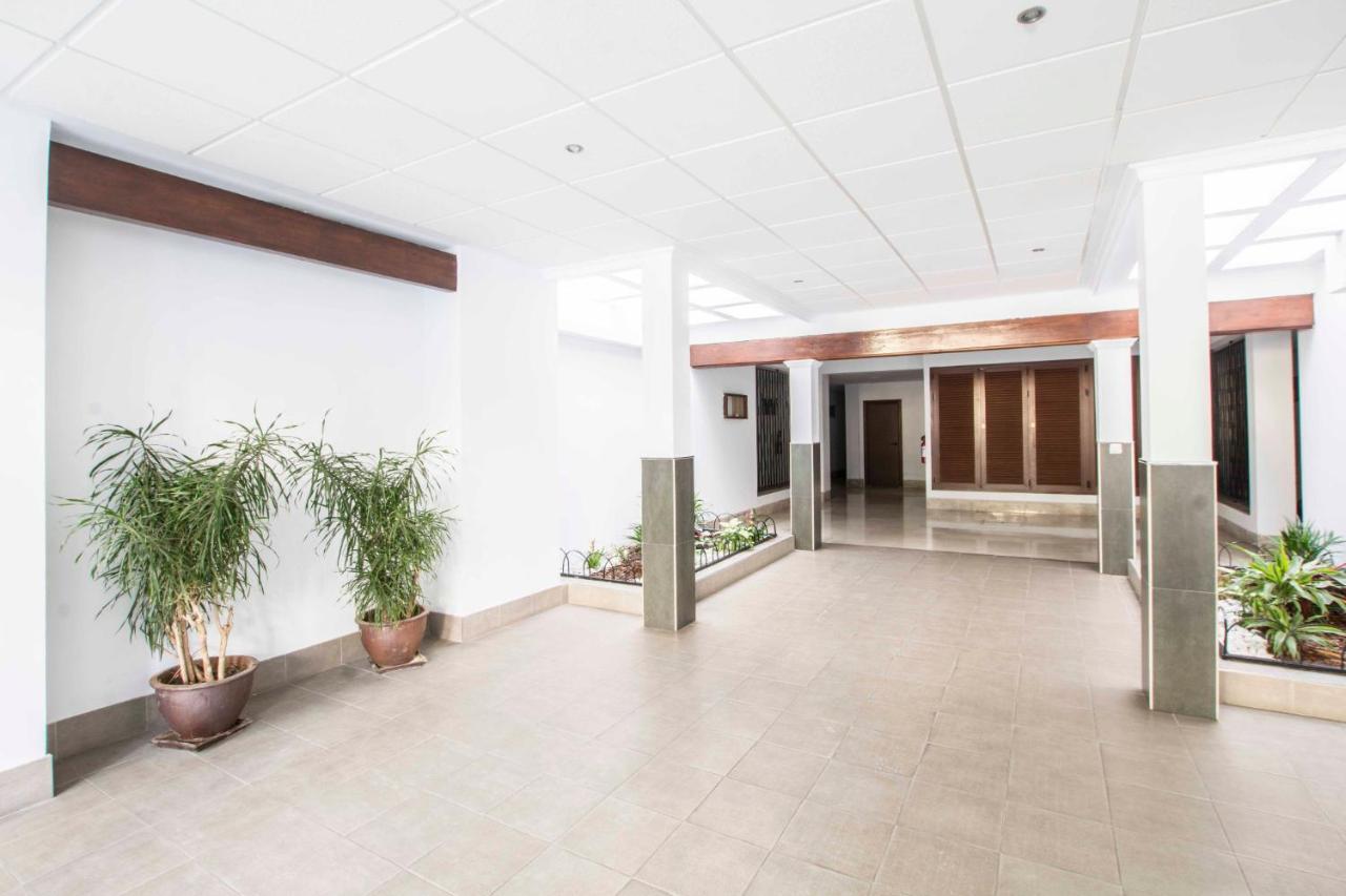 Apartamentos Los Alamos Sardinero Torremolinos Luaran gambar